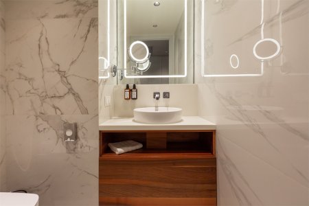 Superior Junior Suite with City View - with Double Bed and Sofa