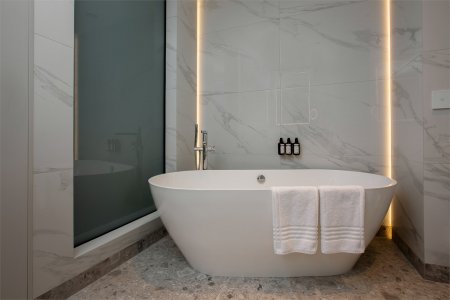 Superior Junior Suite with City View - with Double Bed and Sofa