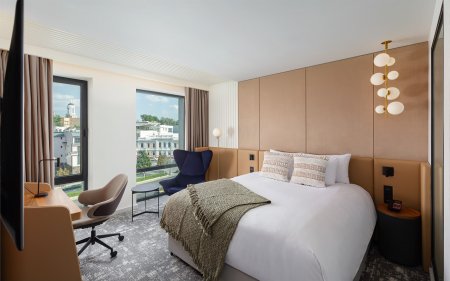 Superior Junior Suite with City View - with Double Bed and Sofa