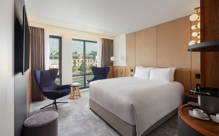 Junior Suite with a view of the city - with a double bed and a pull-out sofa