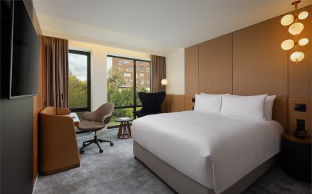Superior room with a view to the courtyard - with a double bed